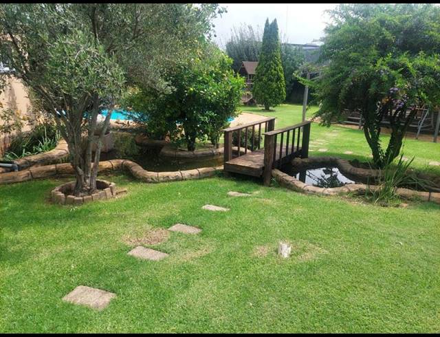 6 BEDROOM HOUSE FOR SALE IN GREENHILLS